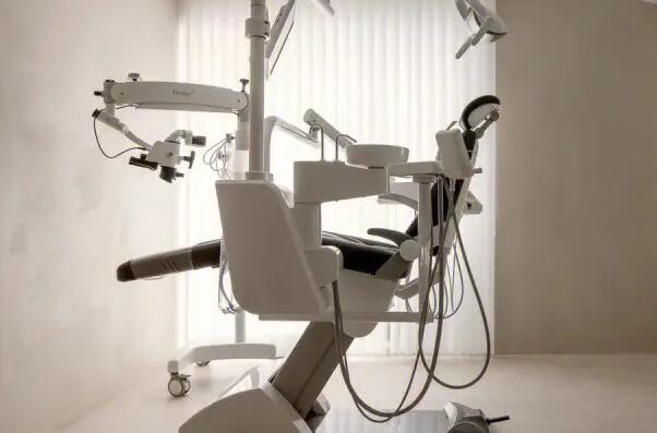 杭州牙齿种植修复口腔医院排名前十，舒雅口腔诊所种牙医生团队实力专业，第三名种牙技术名声在外！